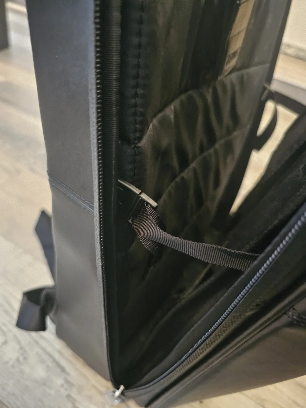 NWT Zeyner Backlash Black Cowhide Leather Laptop Backpack Motoring Collection
